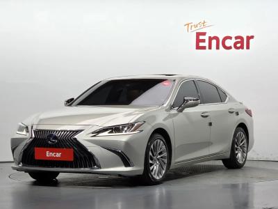 2019 Lexus ES