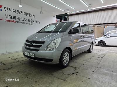 2012 Hyundai Starex