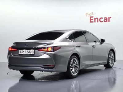 2022 Lexus ES