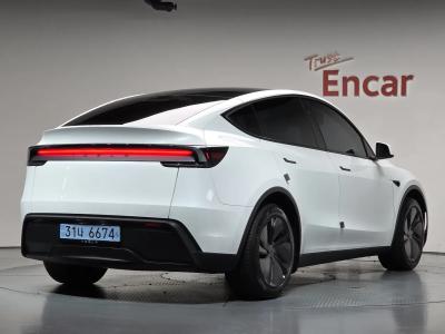 2025 Tesla Model Y