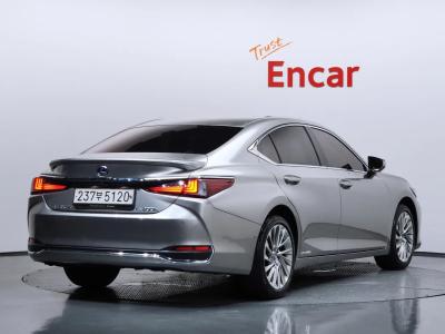 2022 Lexus ES