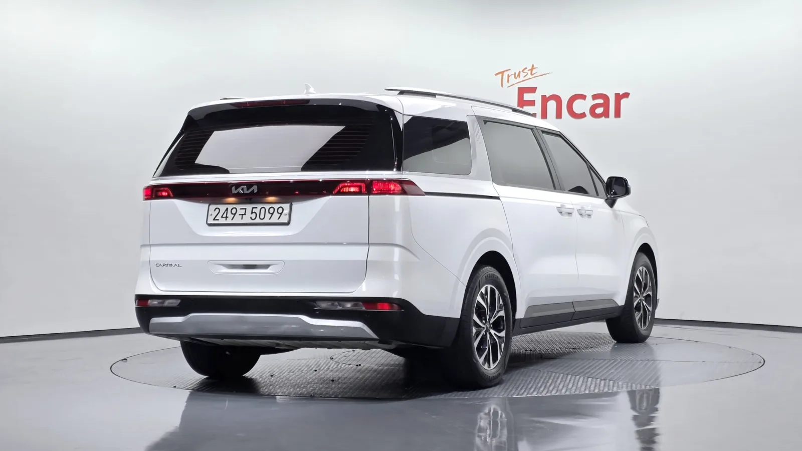 2023 Kia Carnival