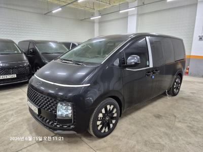 2025 Hyundai Staria