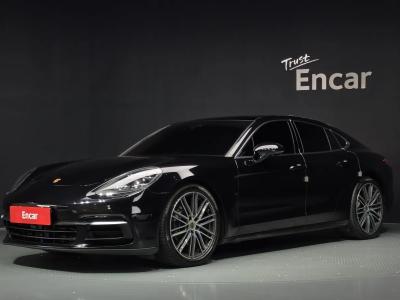 2018 Porsche Panamera