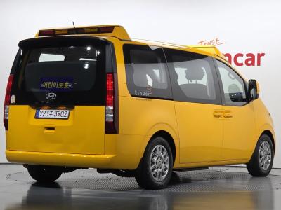 2025 Hyundai Staria