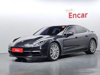 2018 Porsche Panamera