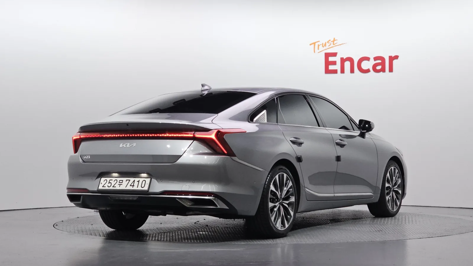 2023 Kia K8