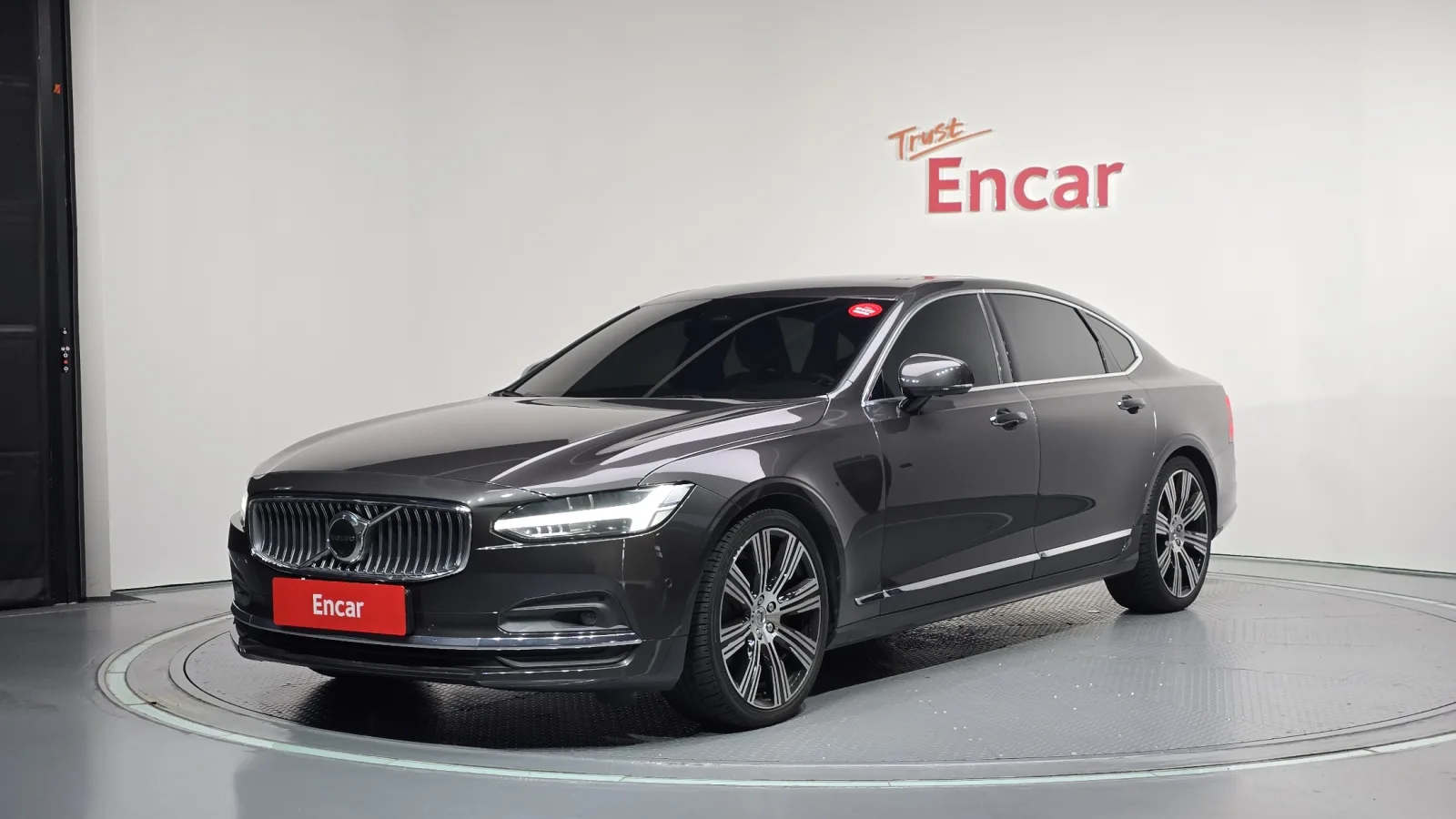 2022 Volvo S90