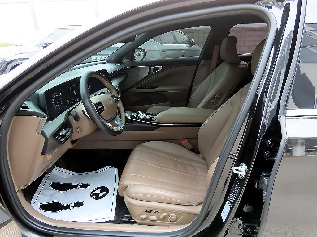 2023 Kia K8