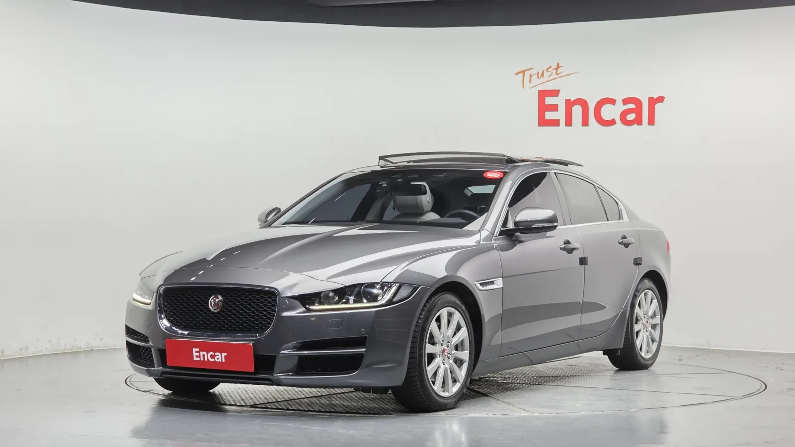 2016 Jaguar XE