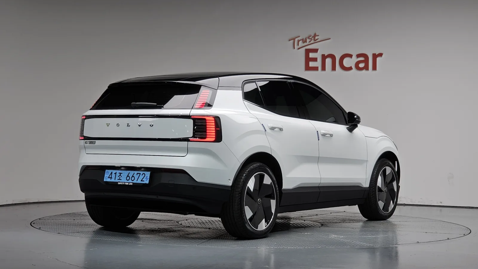 2025 Volvo EX30