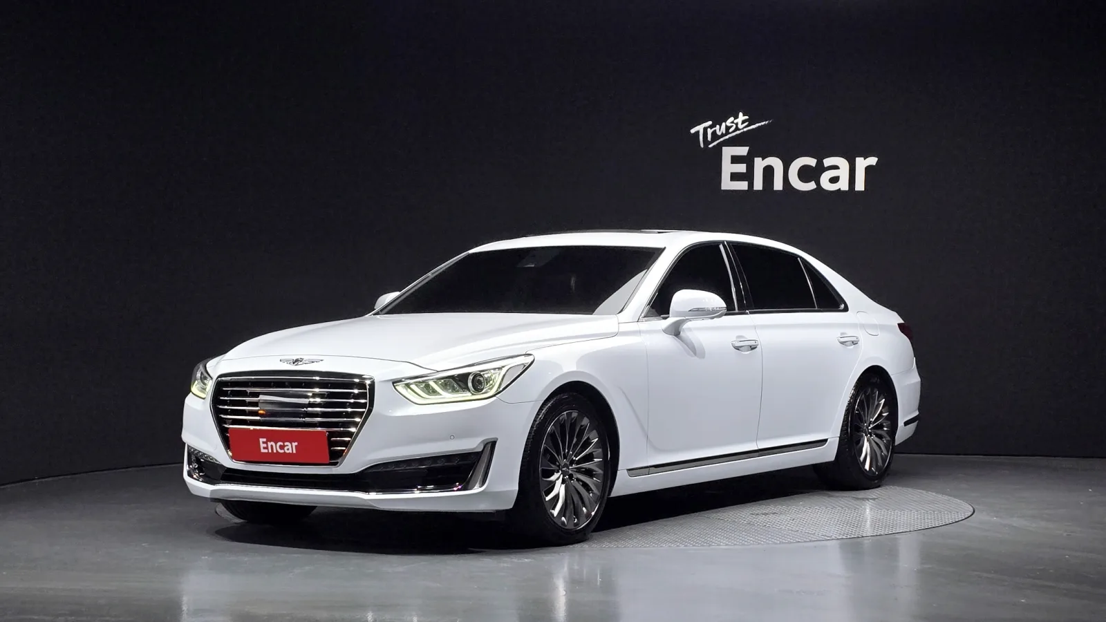 2016 Genesis EQ900