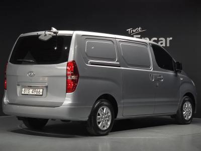 2018 Hyundai Starex