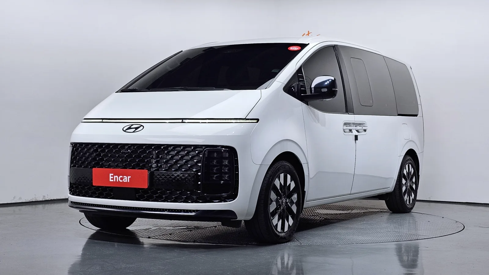 Hyundai Staria 2025