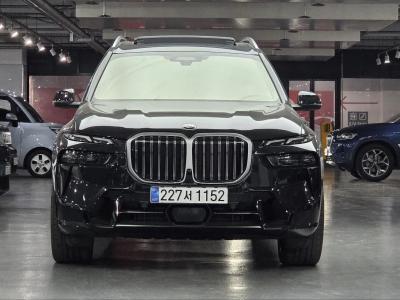 2025 BMW X7