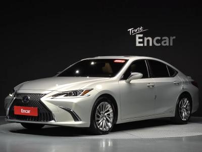 2020 Lexus ES