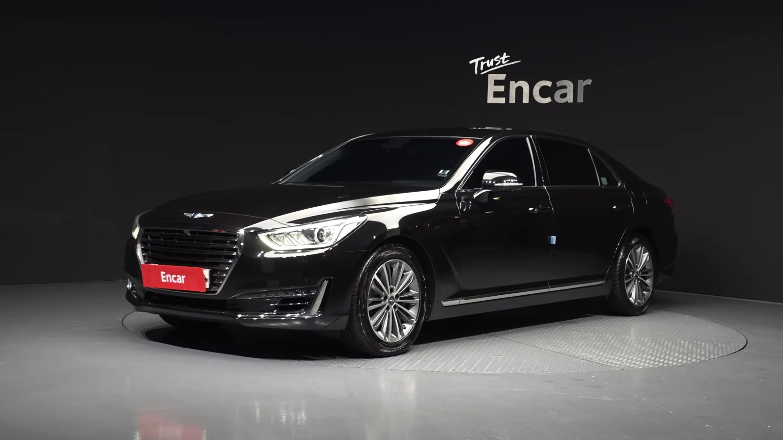 2018 Genesis EQ900
