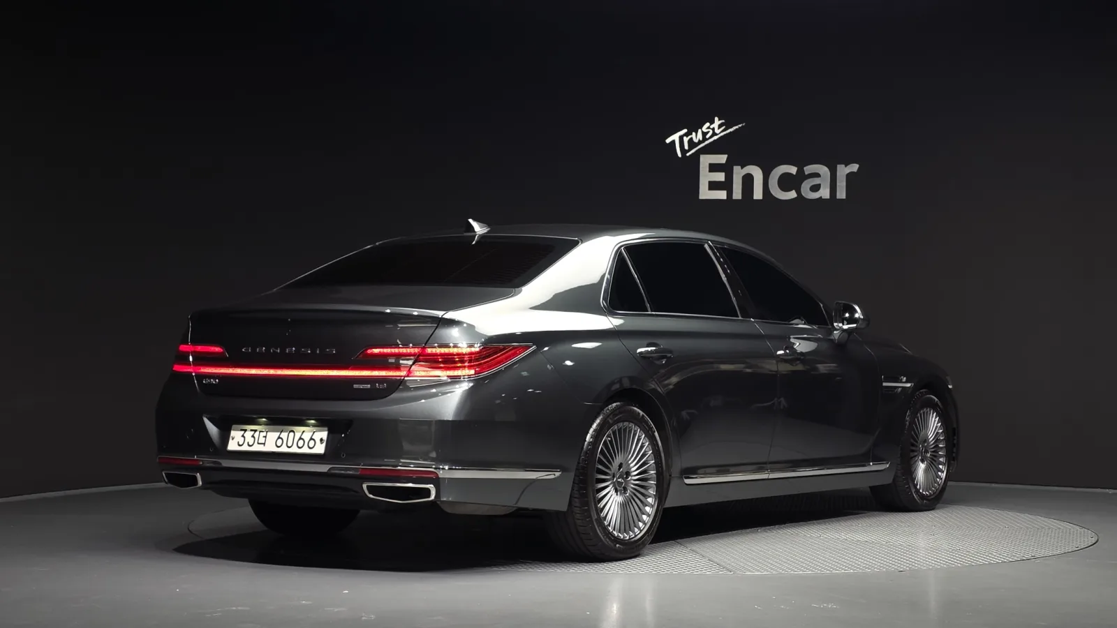 2019 Genesis G90