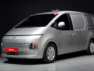 2022 Hyundai Staria