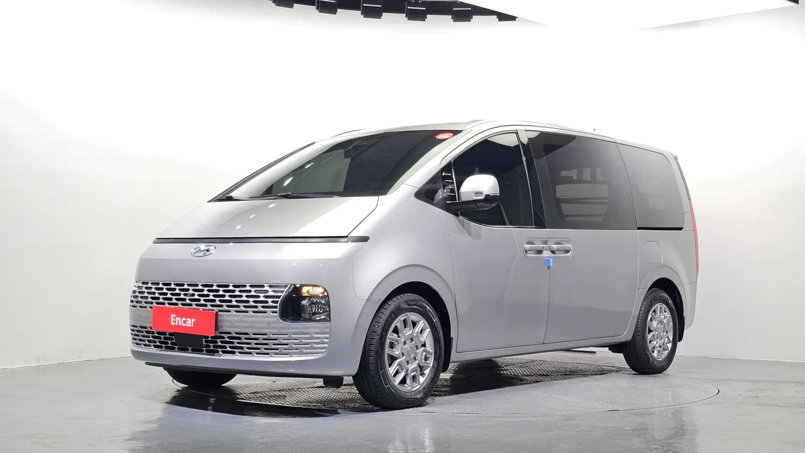 2022 Hyundai Staria