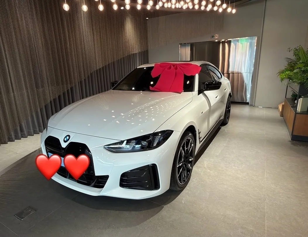 2026 BMW i4