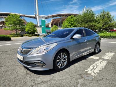 2016 Hyundai Grandeur