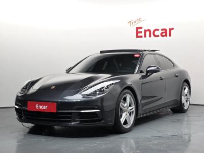 2018 Porsche Panamera