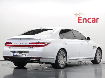 2020 Genesis G90