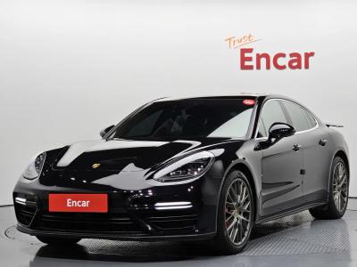 2018 Porsche Panamera