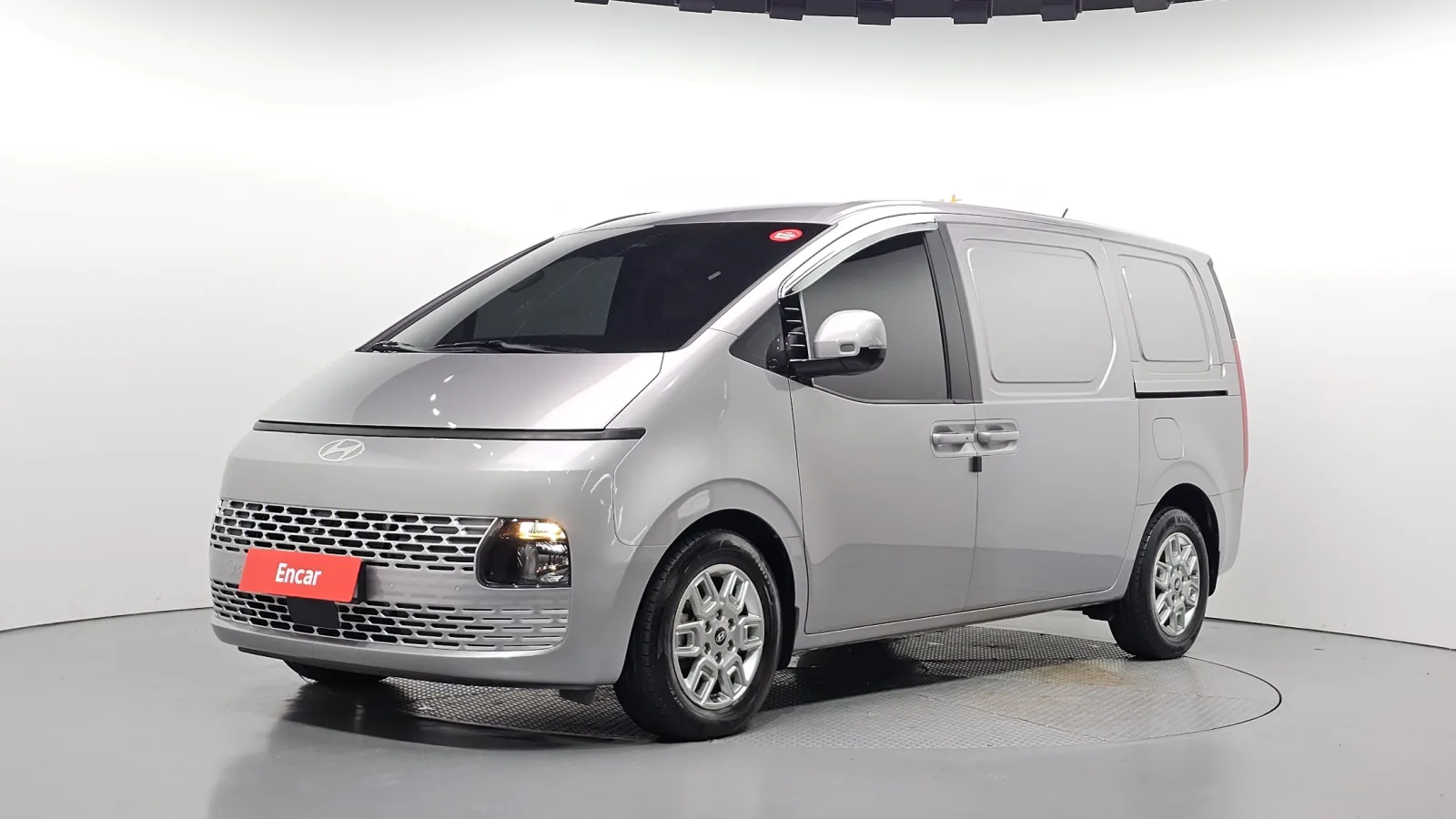 2025 Hyundai Staria
