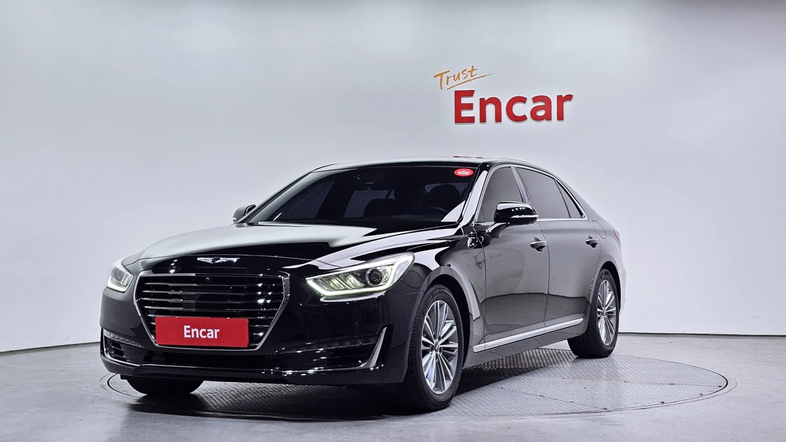 2017 Genesis EQ900