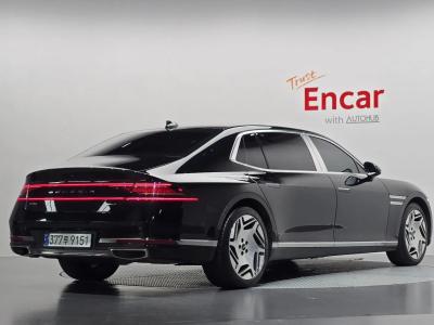 2022 Genesis G90