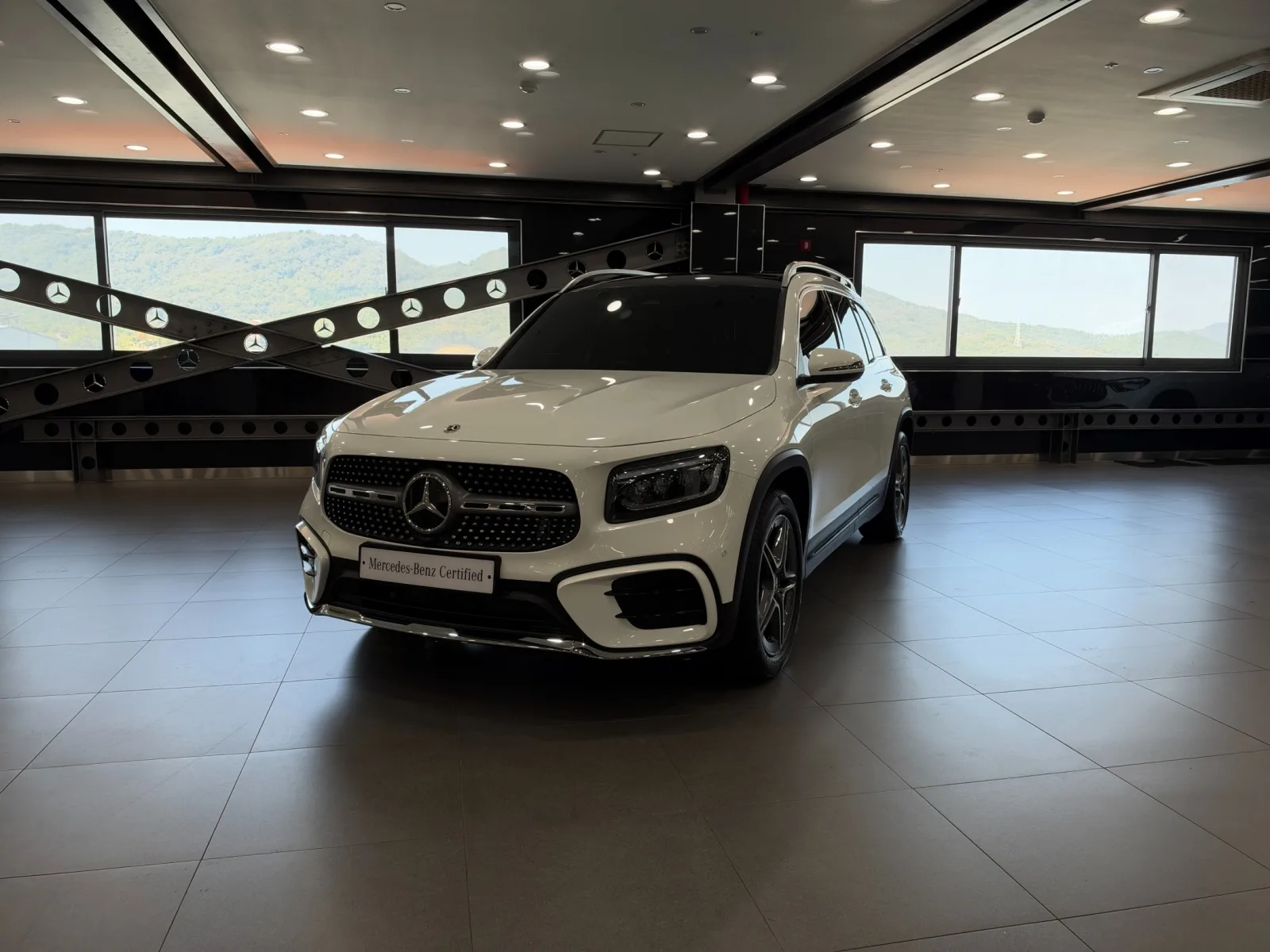 2025 Mercedes-Benz GLB-Class