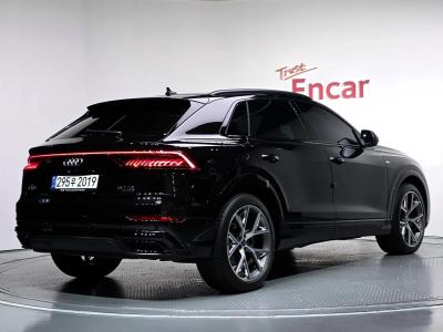 2023 Audi Q8