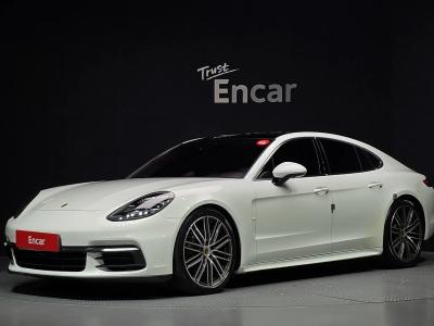 2018 Porsche Panamera