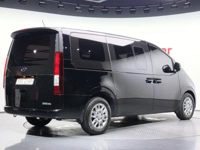 2022 Hyundai Staria