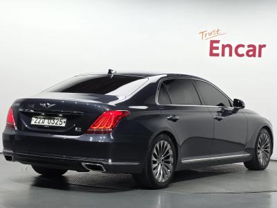 2016 Genesis EQ900