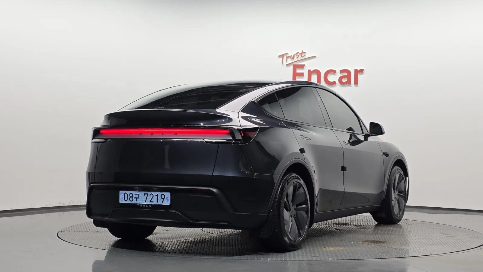 2025 Tesla Model Y