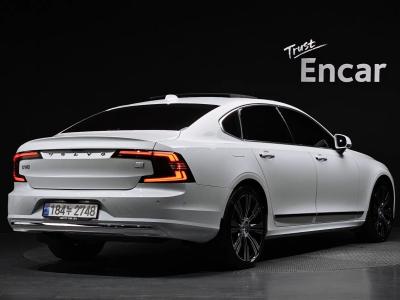 2023 Volvo S90