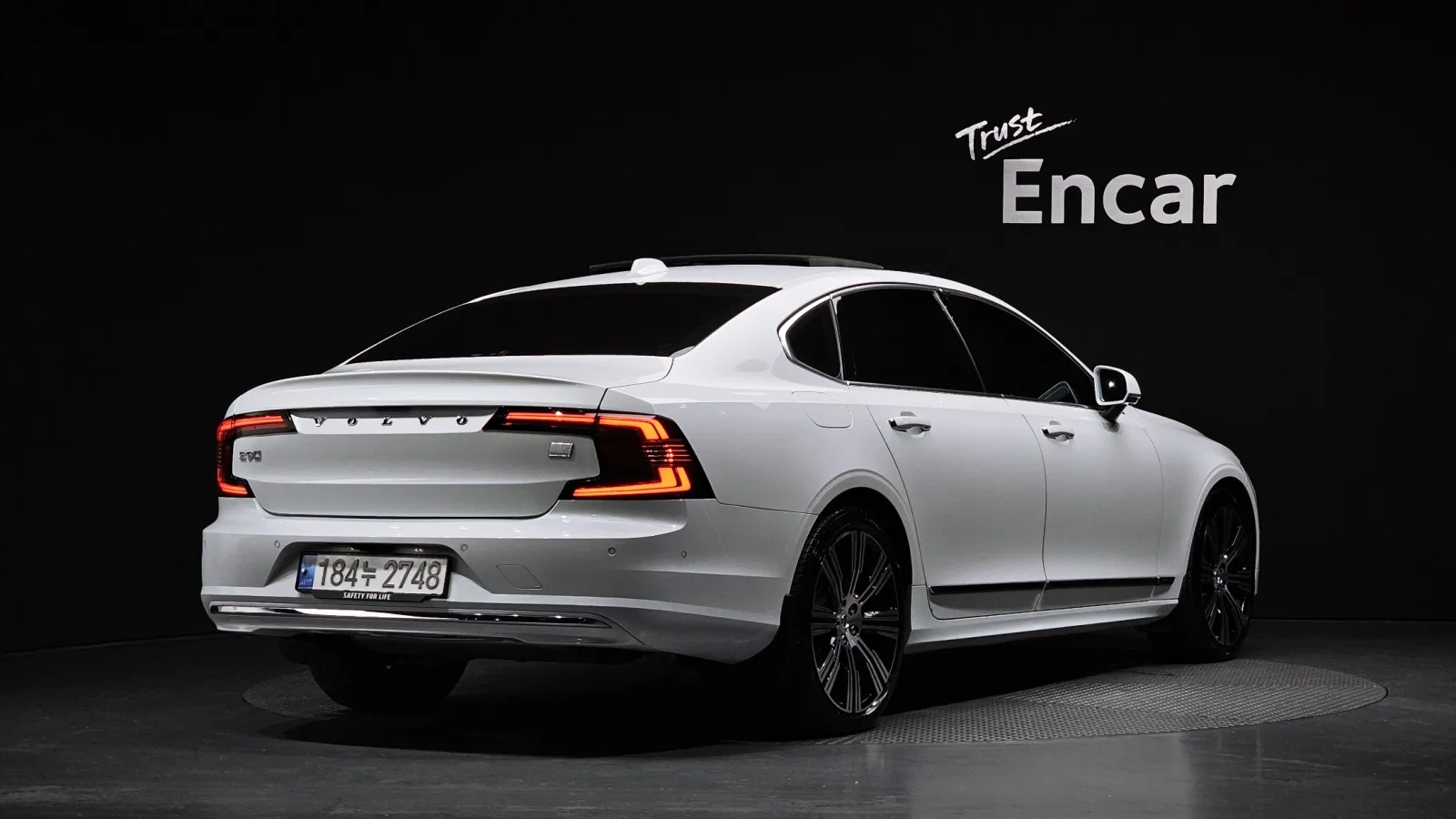 2023 Volvo S90