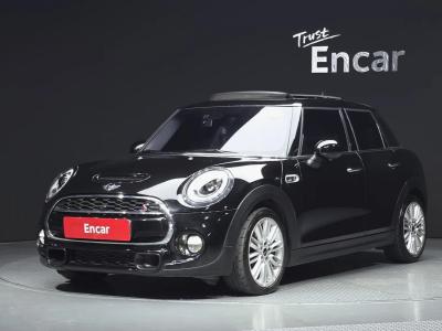 2016 MINI Cooper