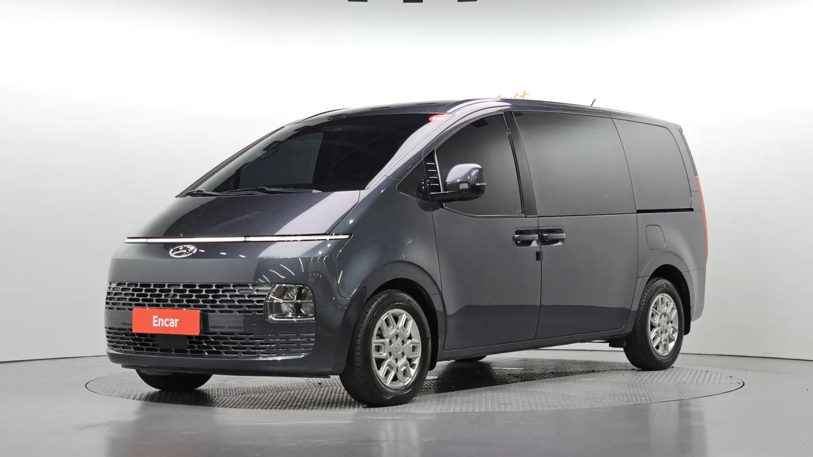 2024 Hyundai Staria