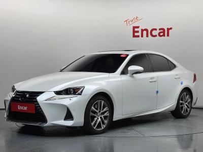 2017 Lexus IS