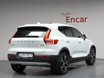 2021 Volvo XC40