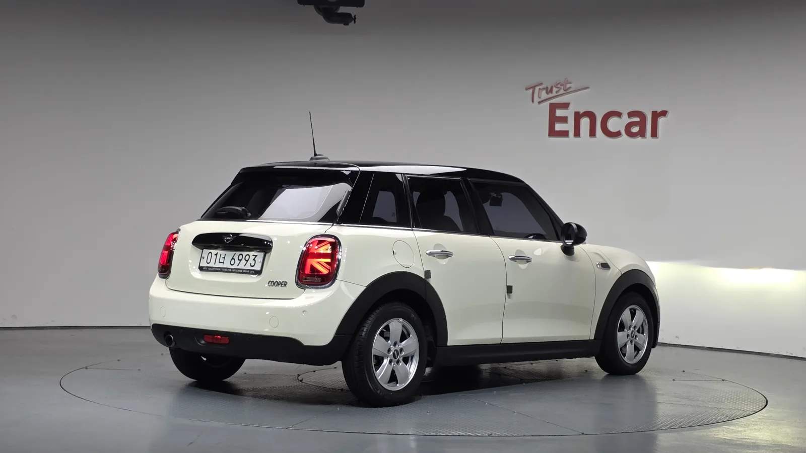 2019 MINI Cooper