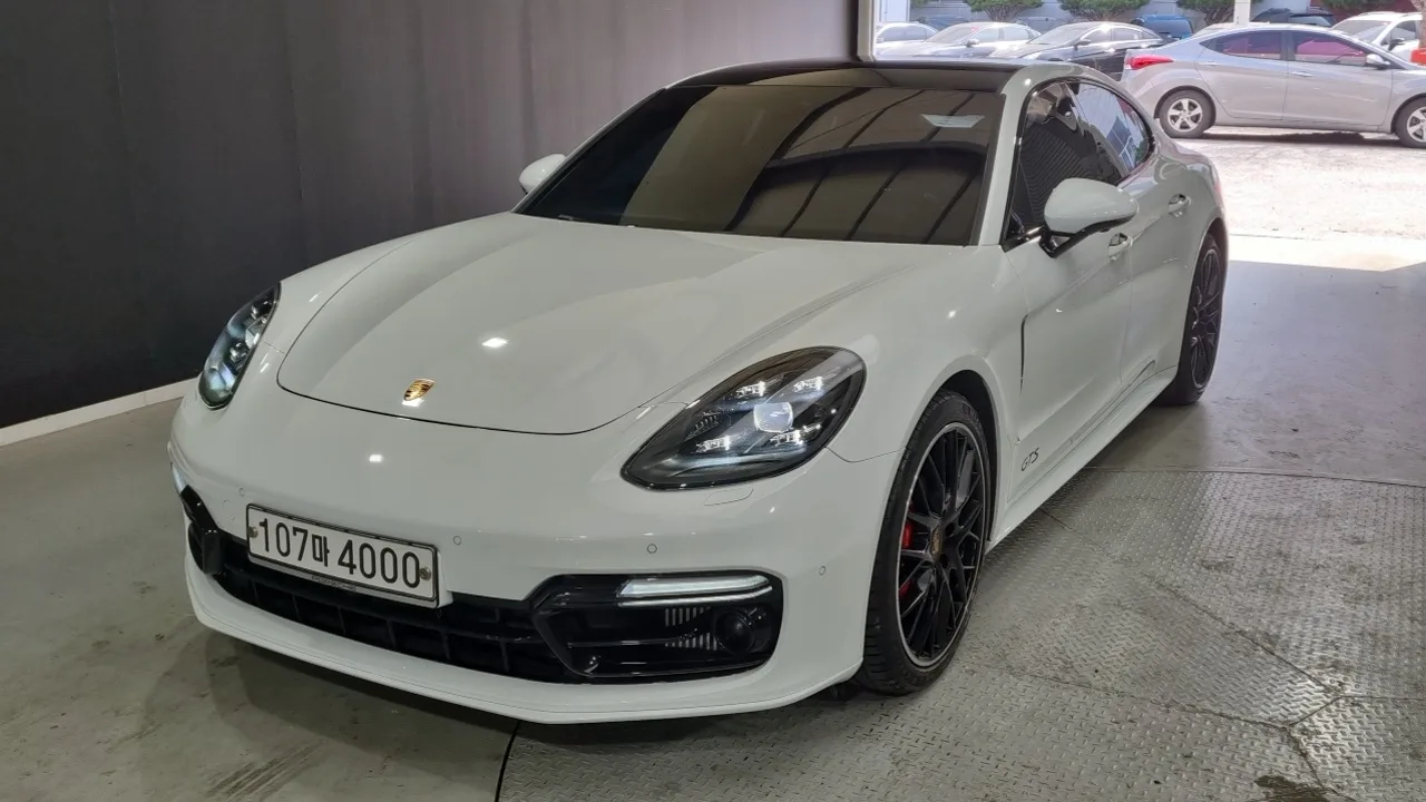 2020 Porsche Panamera
