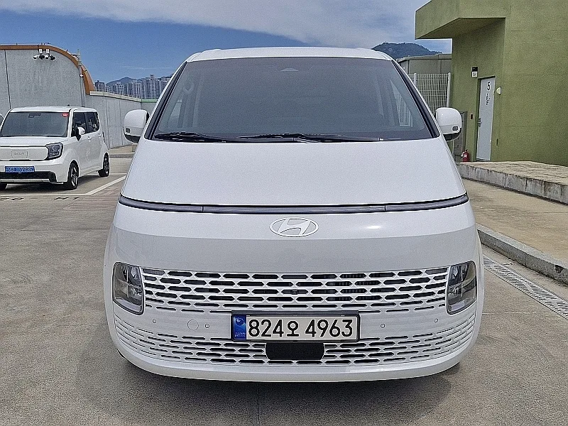 2025 Hyundai Staria