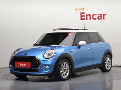 2018 MINI Cooper