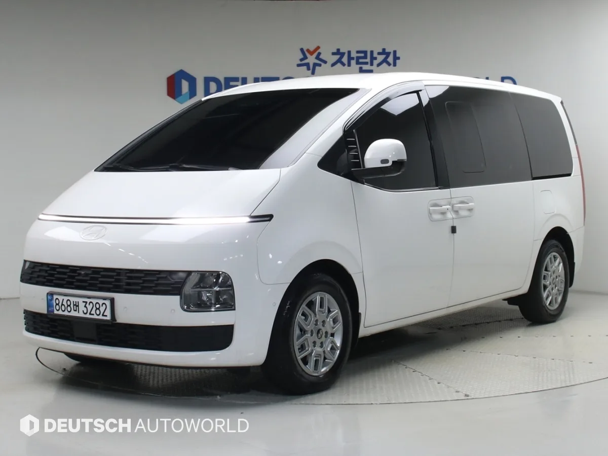 2026 Hyundai Staria