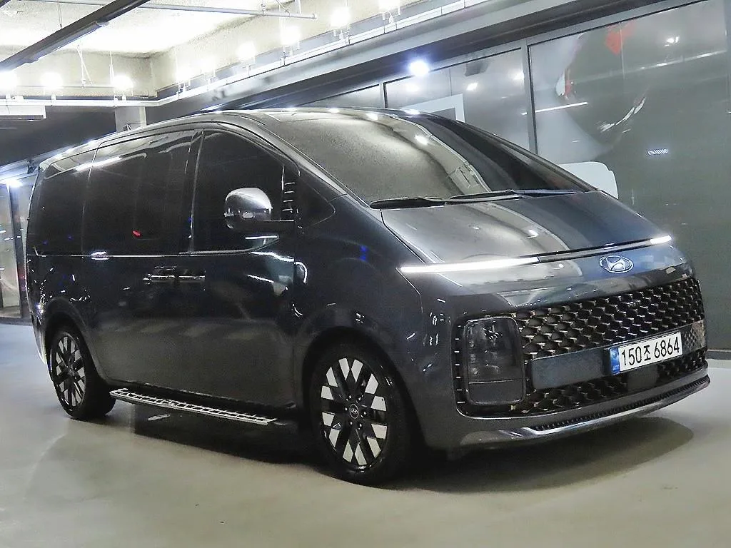 2022 Hyundai Staria